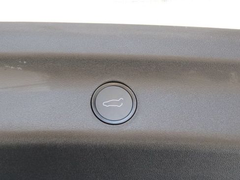 Used 2022 Tesla Model Y Performance AWD/4WD image 34