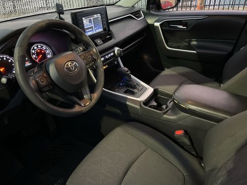 Used 2021 Toyota RAV4 XLE image 19