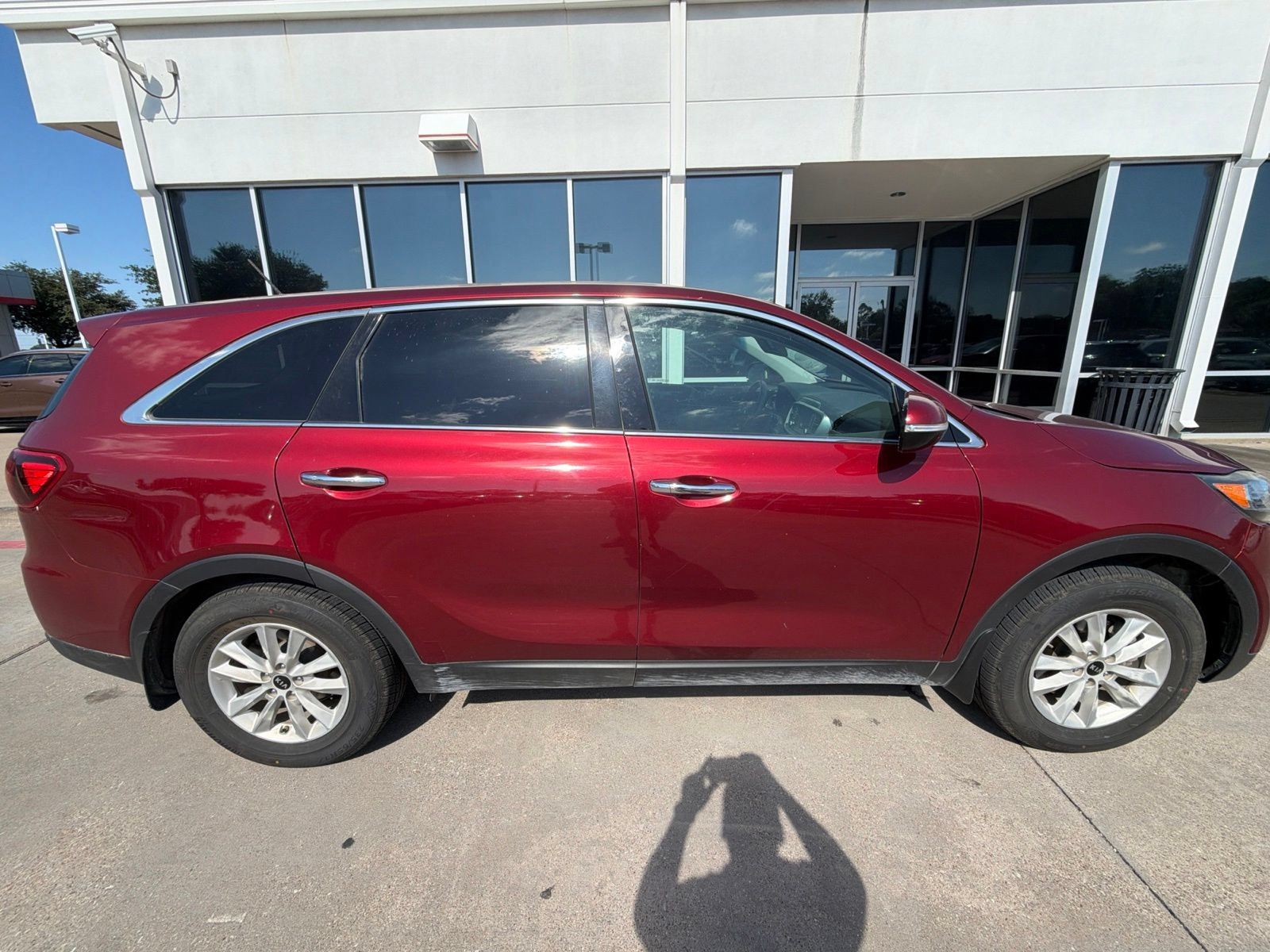 Used 2019 Kia Sorento FWD image 4