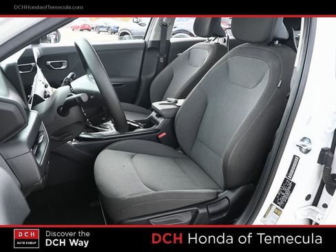 Used 2025 Kia K4 LXS image 17