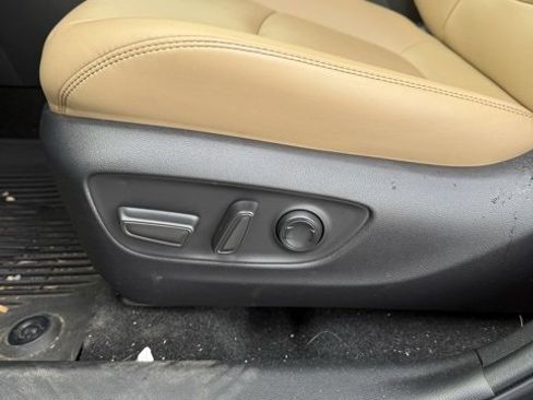 Used 2023 Toyota RAV4 XLE Premium image 18