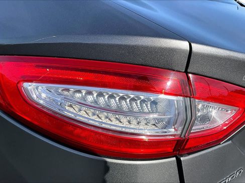 Used 2013 Ford Fusion SE FWD image 28