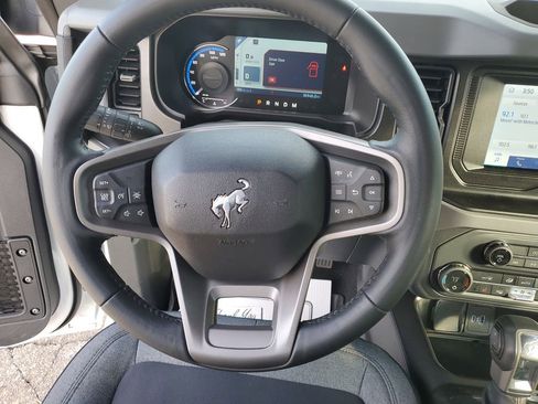 Used 2023 Ford Bronco Big Bend image 27
