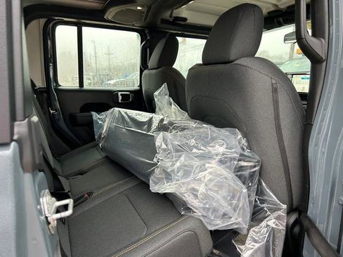 New 2026 Jeep Gladiator Sport image 21