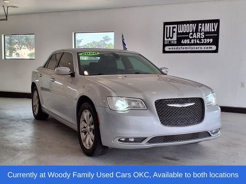 Used 2020 Chrysler 300 Limited AWD/4WD image 1