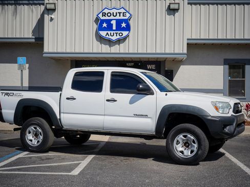 Used 2015 Toyota Tacoma PreRunner w/ Convenience Package image 3