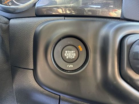Used 2021 Jeep Wrangler Unlimited Sahara AWD/4WD image 27