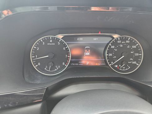 Used 2022 Nissan Pathfinder SL w/ SL Premium Package FWD image 20