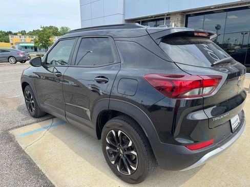Used 2021 Chevrolet TrailBlazer LT w/ Convenience Package FWD image 4