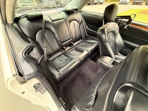 Used 2008 Mercedes-Benz CLK 350 Coupe image 23