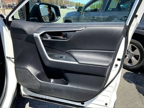 Used 2025 Toyota RAV4 LE AWD/4WD image 12