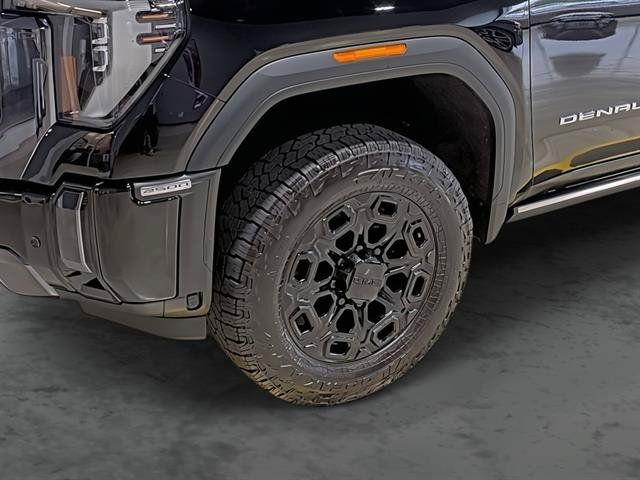 Used 2024 GMC Sierra 2500 Denali Ultimate AWD/4WD image 9