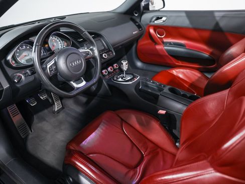 Used 2011 Audi R8 V8 image 25