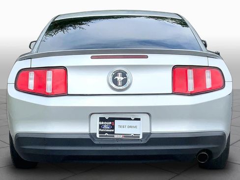 Used 2010 Ford Mustang Premium RWD image 4