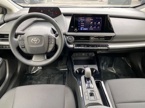 Used 2025 Toyota Prius LE image 33