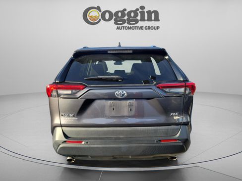 Certified 2022 Toyota RAV4 XLE w/ Convenience Package image 4