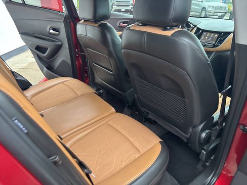 Used 2018 Chevrolet Trax LT w/ LT Convenience Package AWD/4WD image 26