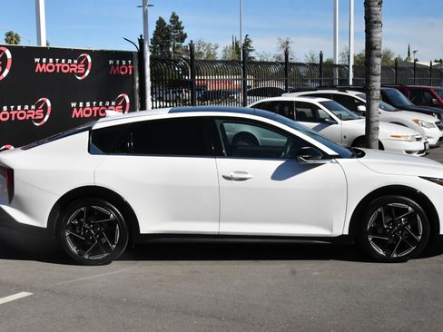 Used 2025 Kia K4 GT-Line w/ GT-Line Premium Package image 9