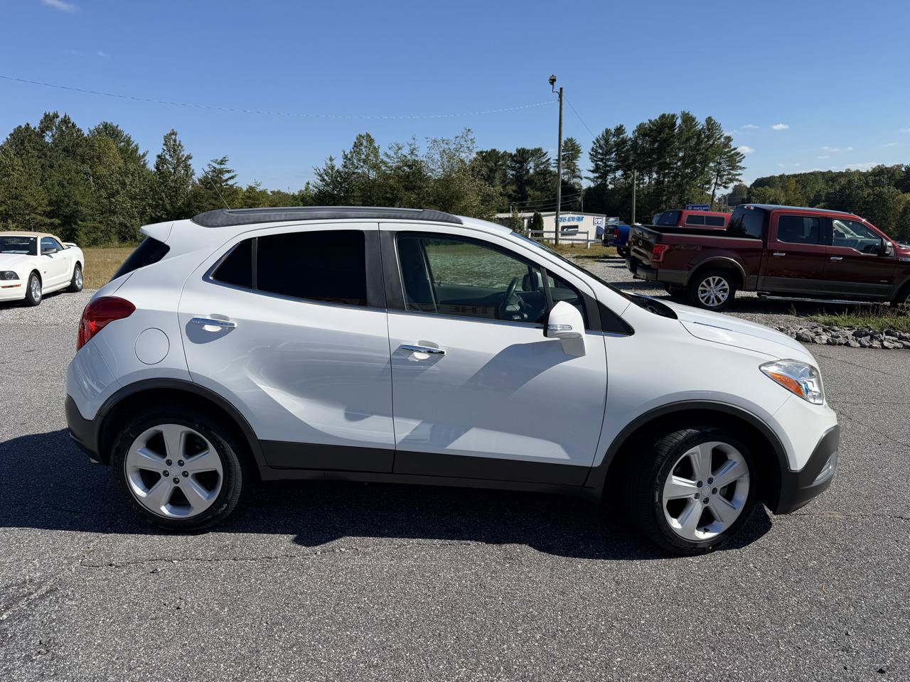 Used 2016 Buick Encore FWD image 3