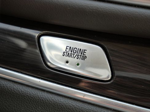 Used 2020 Buick Enclave Premium w/ Sun and Sites Package image 28