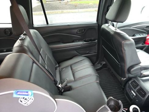 Used 2022 Honda Pilot TrailSport image 12