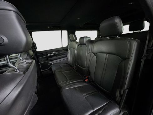 Used 2024 Jeep Wagoneer 4WD w/ Premium Group I image 26