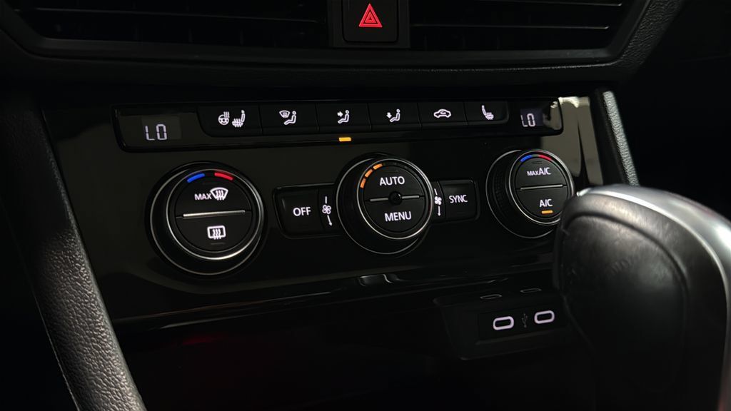 Used 2021 Volkswagen Jetta SEL FWD image 30