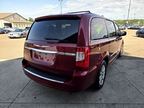 Used 2016 Chrysler Town & Country Touring w/ Driver Convenience Group image 5