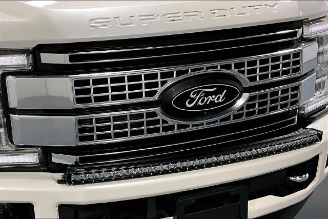 Used 2017 Ford F250 Platinum w/ Platinum Ultimate Package AWD/4WD image 30