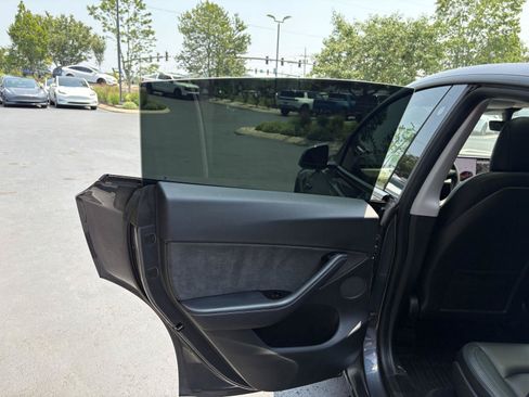 Used 2021 Tesla Model Y Long Range AWD/4WD image 14