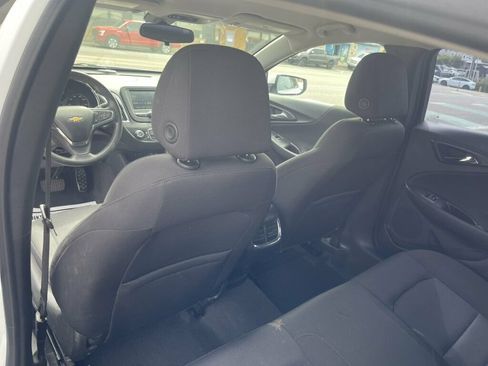 Used 2018 Chevrolet Malibu LT FWD image 24