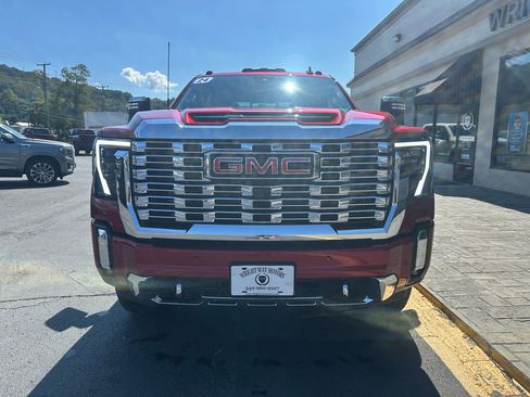 Used 2024 GMC Sierra 3500 Denali image 7