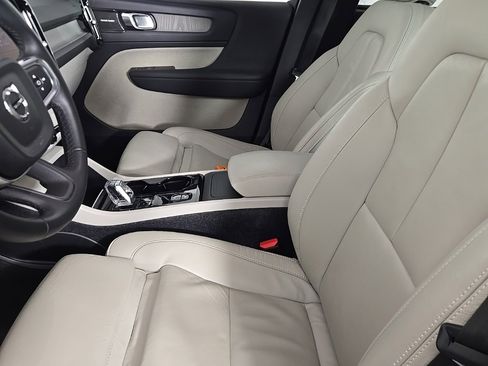 Certified 2023 Volvo XC40 B5 Plus w/ Driver Assist Package image 11