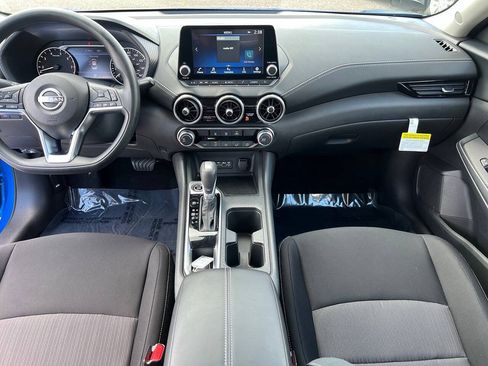Used 2025 Nissan Sentra SV FWD image 12