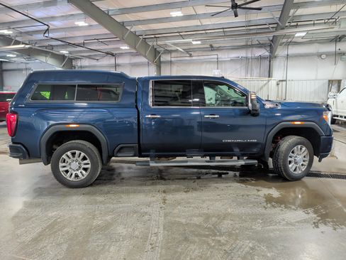 Used 2023 GMC Sierra 2500 Denali w/ Denali Ultimate Package AWD/4WD image 2