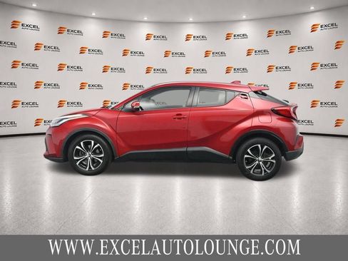 Used 2020 Toyota C-HR LE FWD image 2