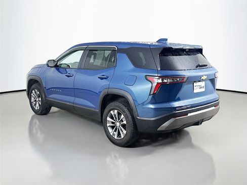 Used 2025 Chevrolet Equinox LT w/ Safety and Technology Package image 7