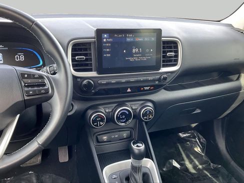 Used 2025 Hyundai Venue SEL FWD image 7