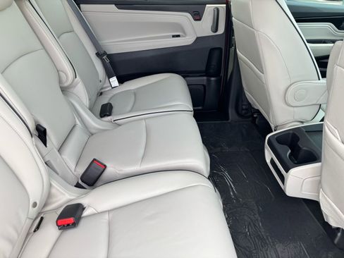 New 2026 Honda Odyssey Touring image 10