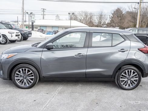 Used 2024 Nissan Kicks SV image 8
