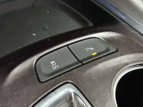 Used 2021 Chevrolet Malibu LT image 18