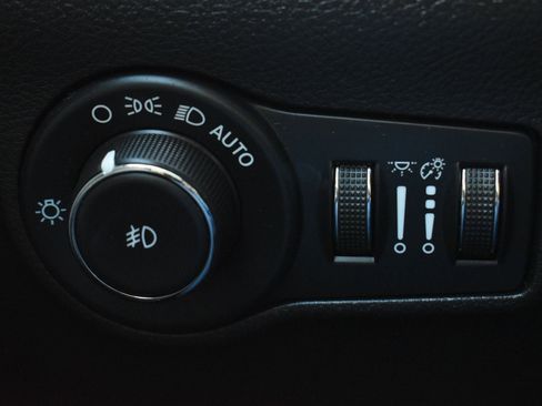 Used 2022 Jeep Compass Limited AWD/4WD image 18