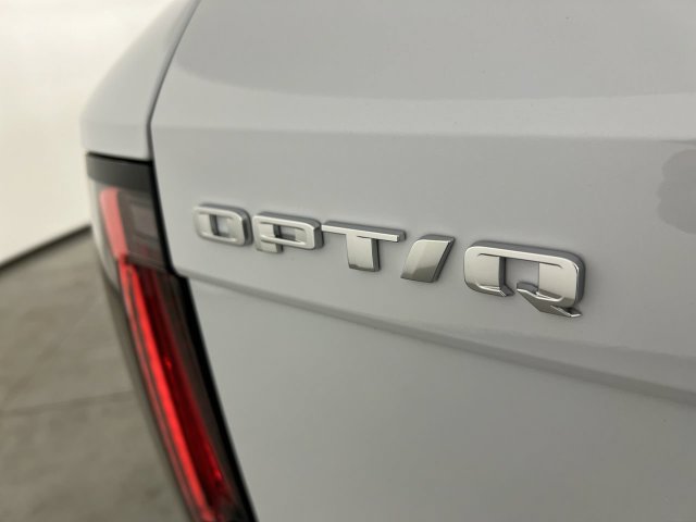 Used 2027 Cadillac Optiq Luxury RWD image 32