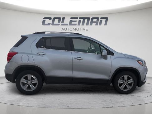 Used 2018 Chevrolet Trax LT w/ LT Convenience Package image 6