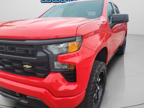 Used 2023 Chevrolet Silverado 1500 Custom image 14