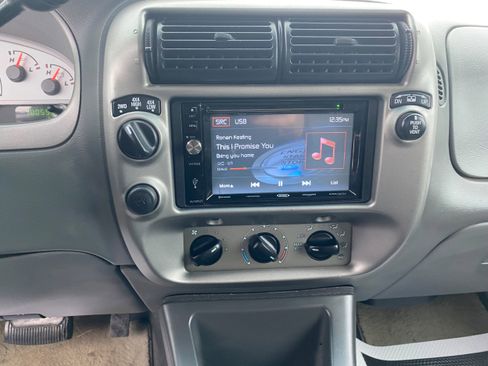 Used 2005 Ford Explorer Sport Trac XLS image 14