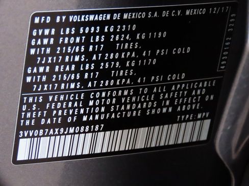 Used 2018 Volkswagen Tiguan S image 42