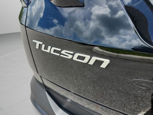 Certified 2025 Hyundai Tucson Limited FWD image 31