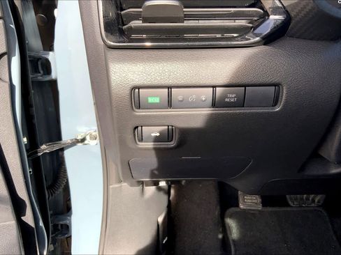 Used 2024 Nissan Sentra SV w/ All-Weather Package image 32