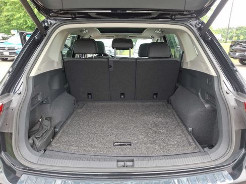 Used 2020 Volkswagen Tiguan SEL AWD/4WD image 27